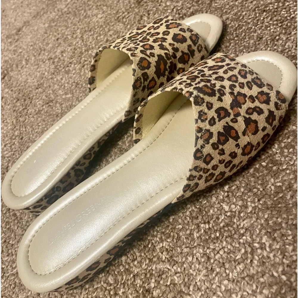 Cheetah Sandals. Great Shape. Stretchy - Picture 2 of 5